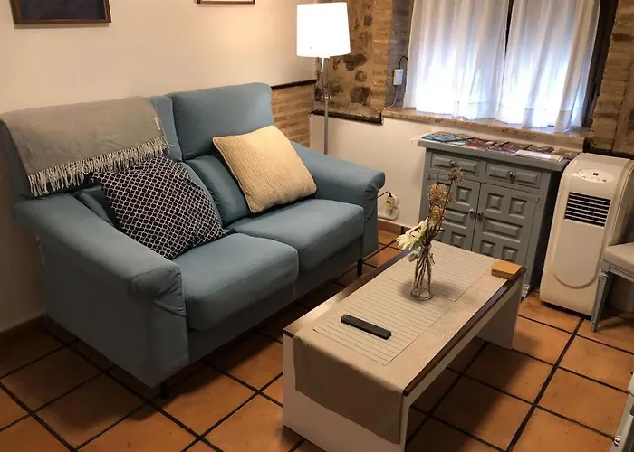 Apartamento Tranquilo E Ideal Para Parejas, Con Bonitas Vistas De Toledo Y Fantastica Ubicacion