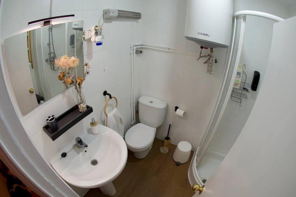 Apartamento Tranquilo E Ideal Para Parejas, Con Bonitas Vistas De Y Fantastica Ubicacion *
